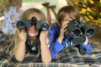 kids with binoculars