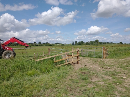 Repairs and improvements to cattle fencing on Petos Marsh - Lewis Yates 