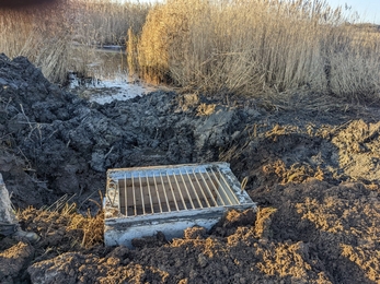 Sluice installation at Hen Reedbeds – Jamie Smith 