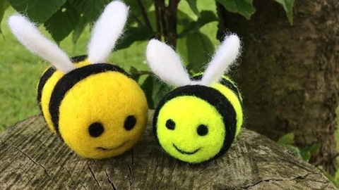 Felted bee