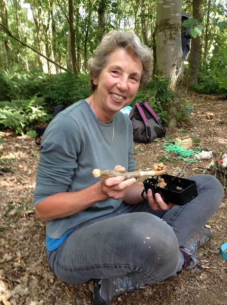 Carlton Marshes learning volunteer at a wild tots session