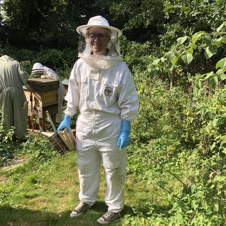 Jo Ipswich intern - teen beekeeping course 