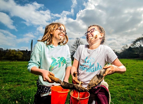 Holywells Park John Ferguson - Muddy faces
